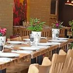 Modern Comforts 2 Bd Flat - Sleeps 5