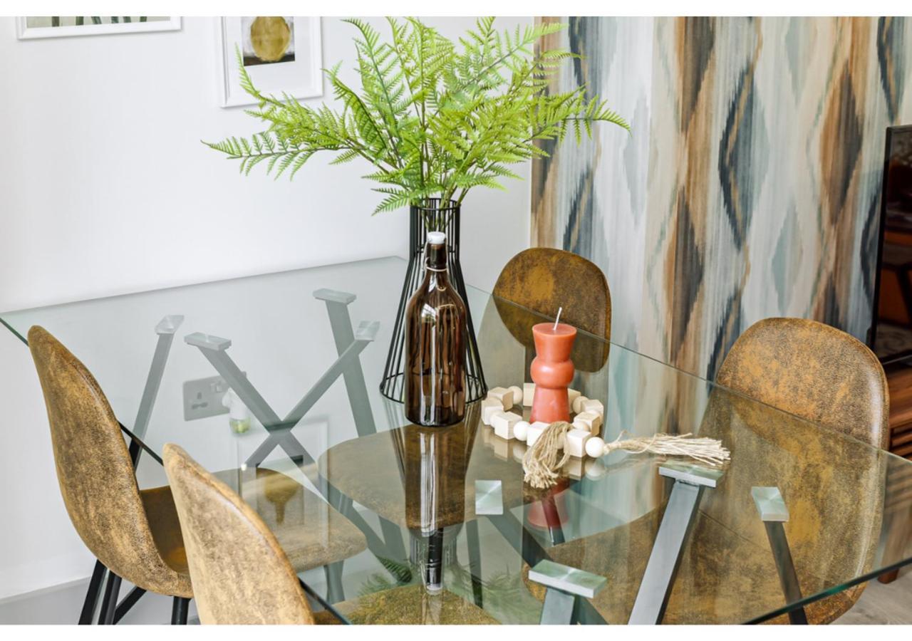 Appartamento Modern Comforts 2 Bd Flat - Sleeps 5 *