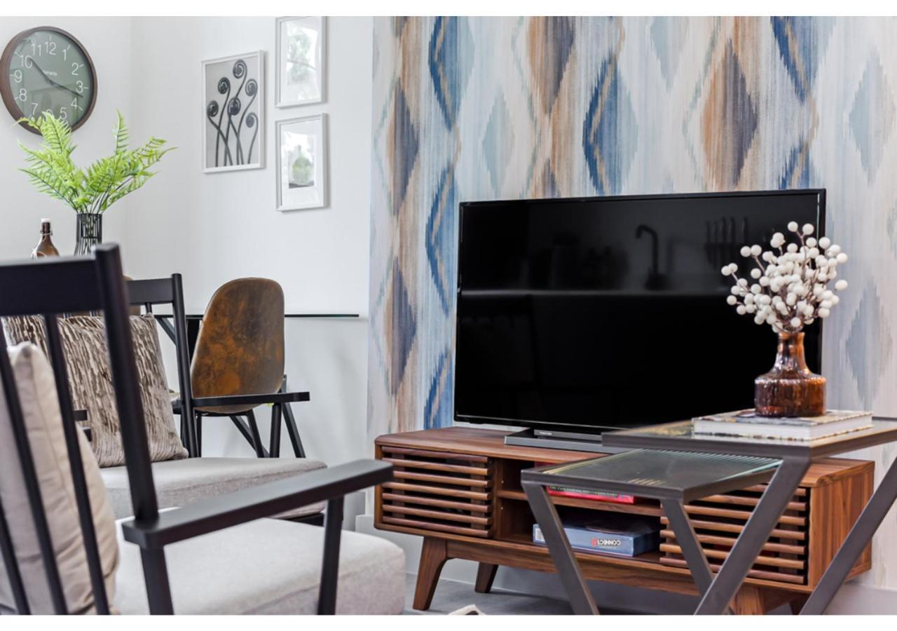 Modern Comforts 2 Bd Flat - Sleeps 5 Appartamento Londra