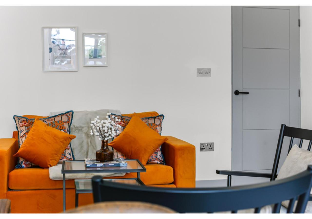 Modern Comforts 2 Bd Flat - Sleeps 5 Londra