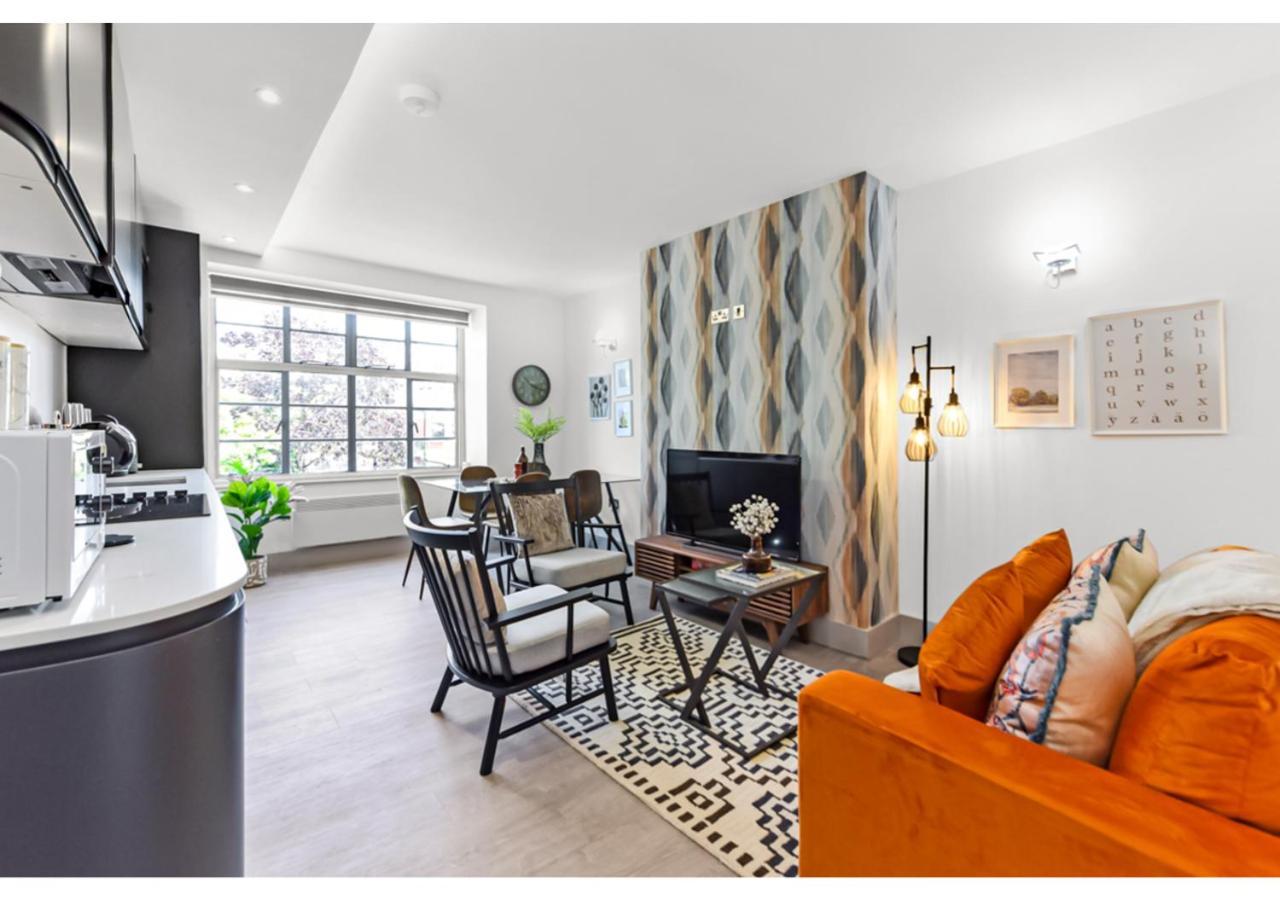 Appartamento Modern Comforts 2 Bd Flat - Sleeps 5 Londra