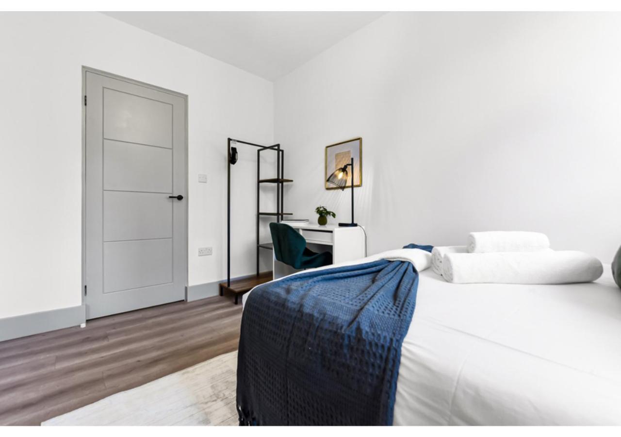 Modern Comforts 2 Bd Flat - Sleeps 5 Appartamento *