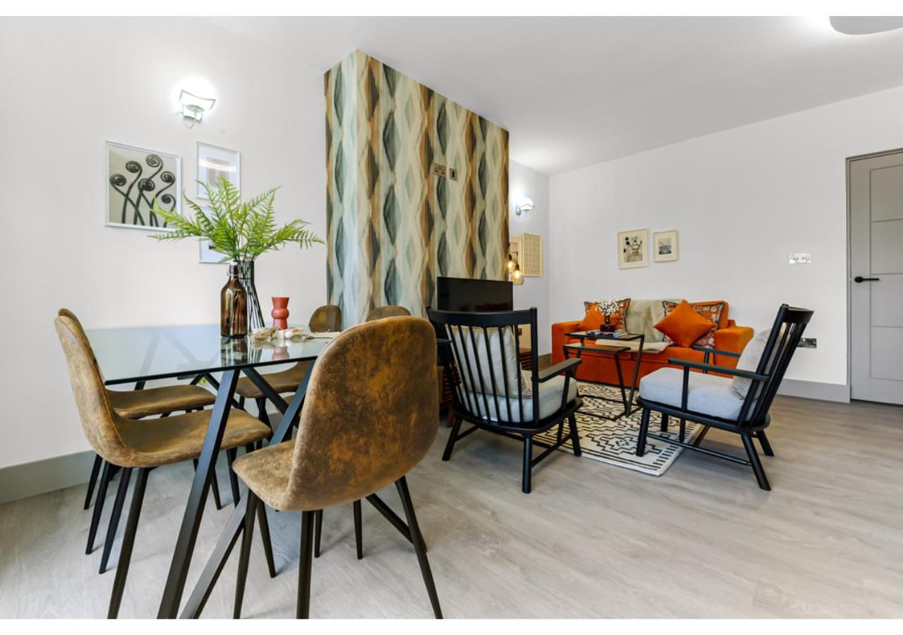 Modern Comforts 2 Bd Flat - Sleeps 5 Appartamento Londra